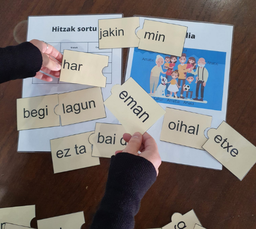étudiant en cours avec la maison des langues à Bayonne